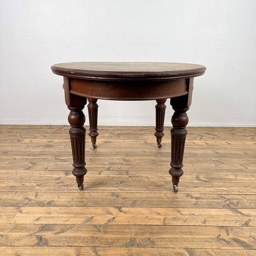 Late 19Th Century Circa 1880 Solid Oak Oval Topped Dining Table