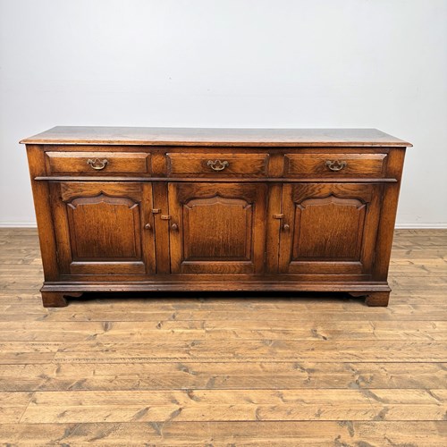 A Great Quality Early 18Th Century Style Solid Oak Sideboard