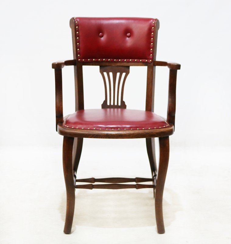 1920S Oak Office / Pub Chair-taylor-s-classics-cha-08186-1-main-637031879392869590.jpg