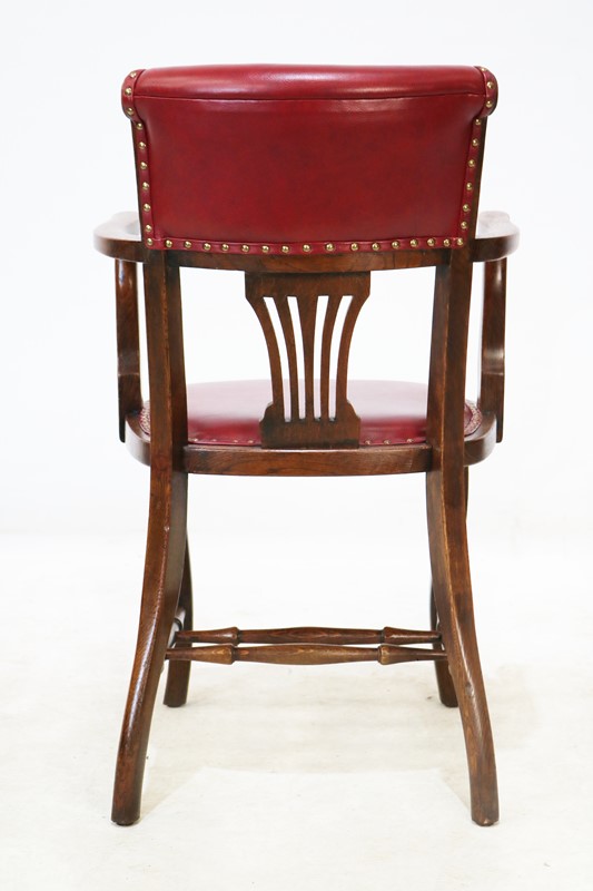 1920S Oak Office / Pub Chair-taylor-s-classics-cha-08186-3-main-637031879435838129.jpg