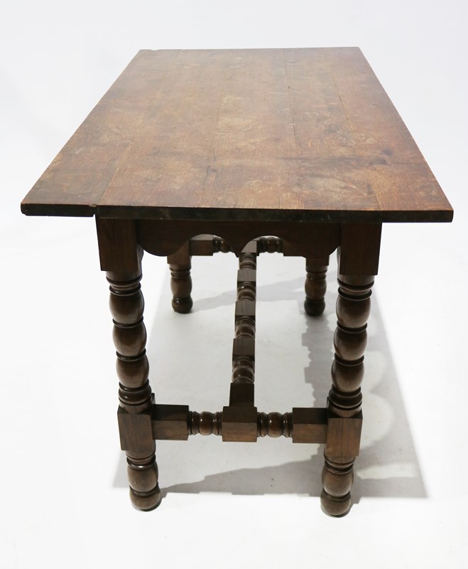 An Interesting Late 19th Century Solid Oak Table-taylor-s-classics-tab-03989-3-main-637420049182059135.jpg
