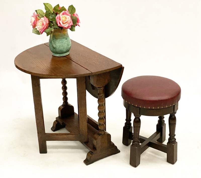 Lovely Quality Miniature Gate Leg Table in Oak-taylor-s-classics-tab-07322-3-main-637486518286656024.jpg