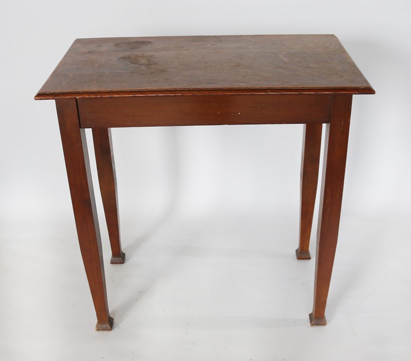Small Oblong Drinking Table in Oak Circa 1915-taylor-s-classics-tab-08490-1-1-main-636971545139491419.jpg