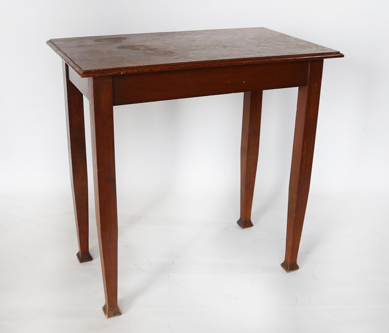 Small Oblong Drinking Table in Oak Circa 1915-taylor-s-classics-tab-08490-8-main-636971544946210936.jpg