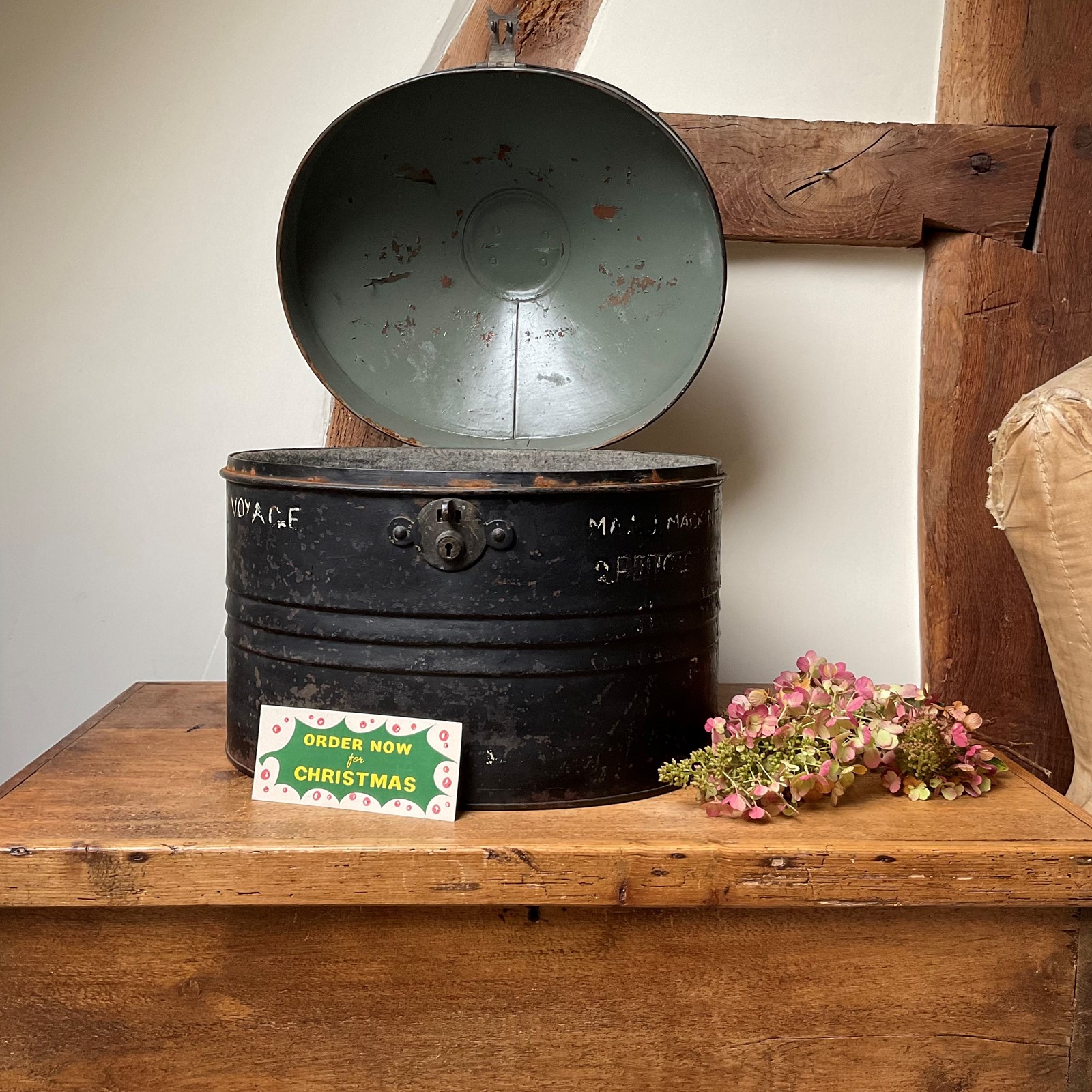 A Vintage Hatbox Revived As the Perfect Gift