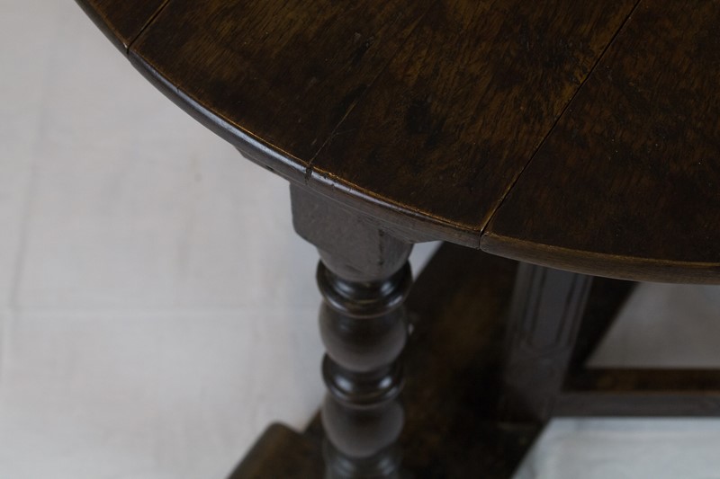 Early 18th century oak gate leg table-the-black-dog-psx-20221206-165755-main-638061017169330118.jpg