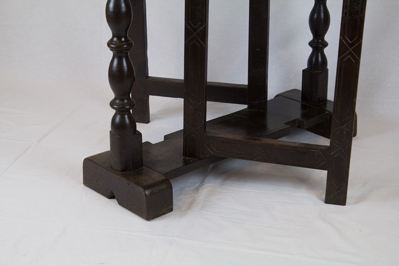 Early 18th century oak gate leg table-the-black-dog-psx-20221206-165920-main-638061017126830892.jpg