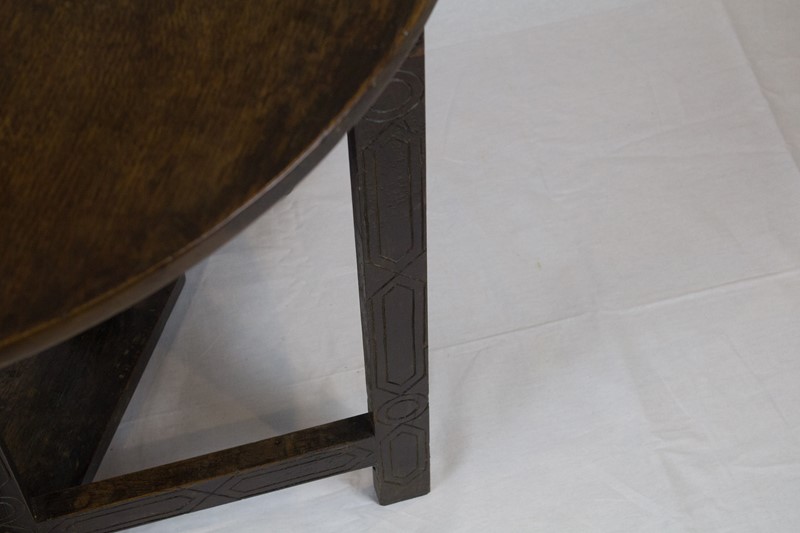 Early 18th century oak gate leg table-the-black-dog-psx-20221206-170315-main-638061017055582018.jpg