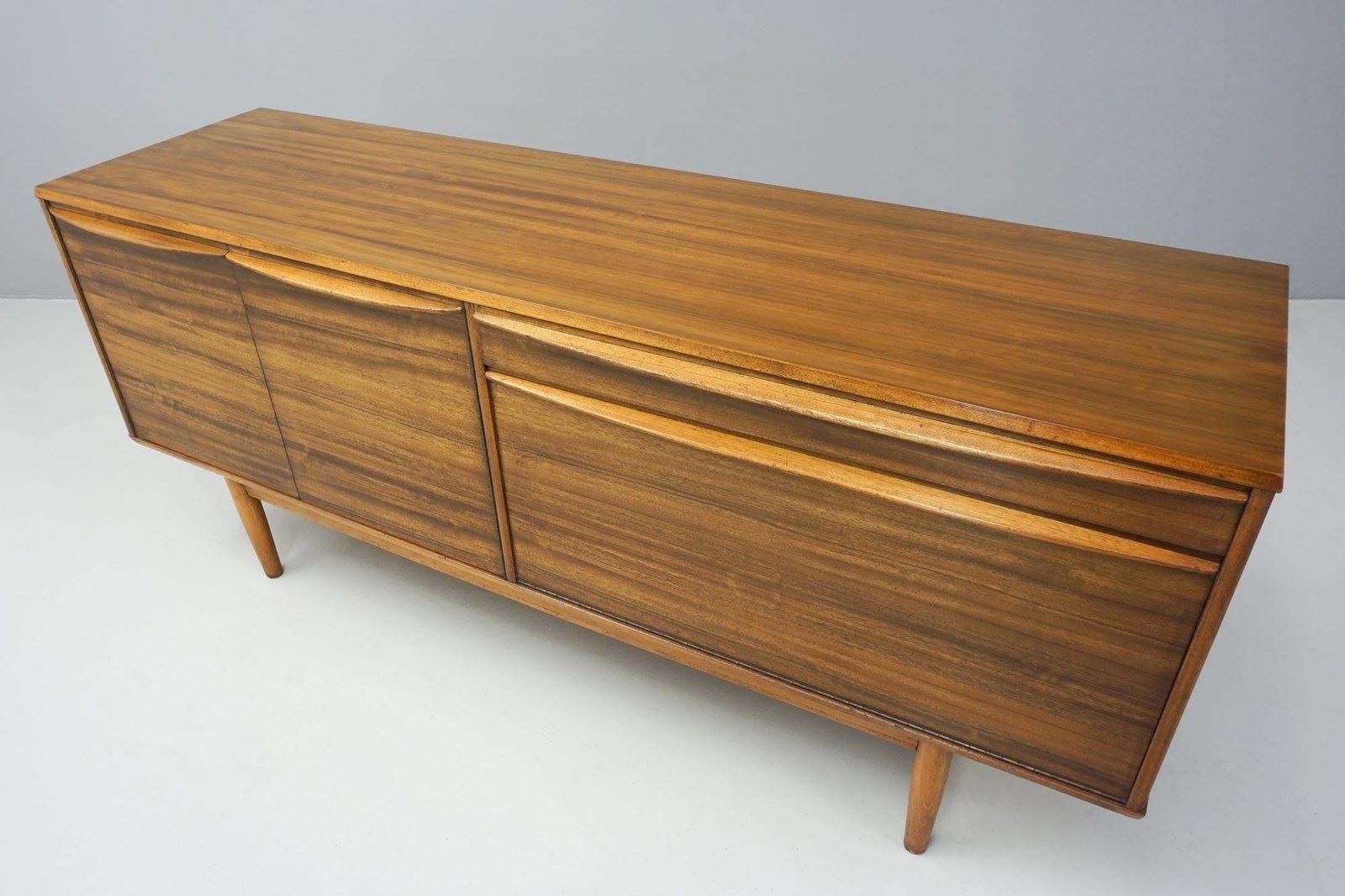 Morris furniture online sideboard