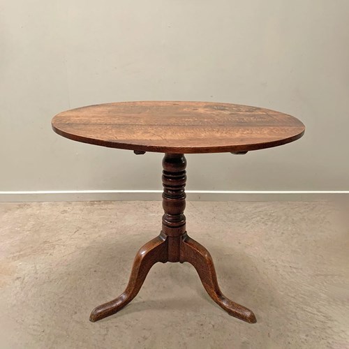 Oak Tilt Top Table