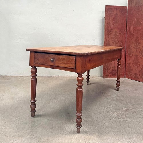Fluted Legs Kitchen Table