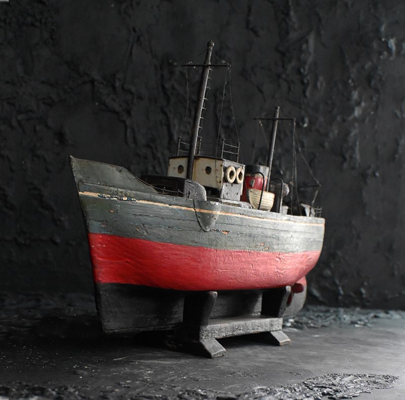 Clockwork Boat-the-house-of-antiques-dsc-0030-main-638085397419534677.jpg