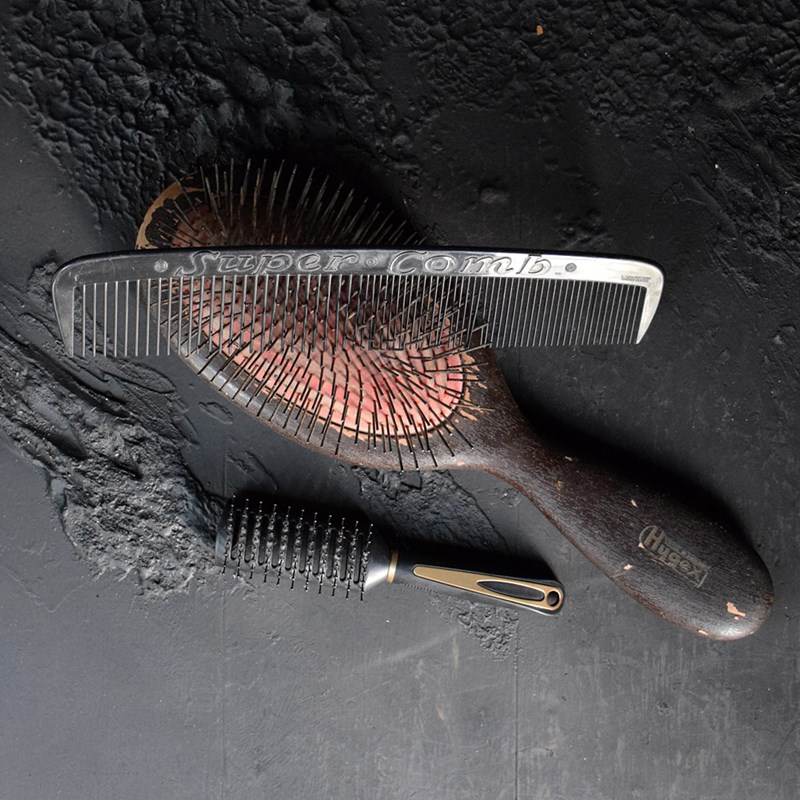 Barbers Brushes-the-house-of-antiques-dsc-0422-main-638063760973672947.jpg