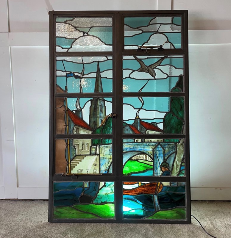 1950’s Stained Glass Window-the-old-yard-569d491c-ea5f-45e5-af7c-5db3b009dd81-main-637955711469126992.jpeg