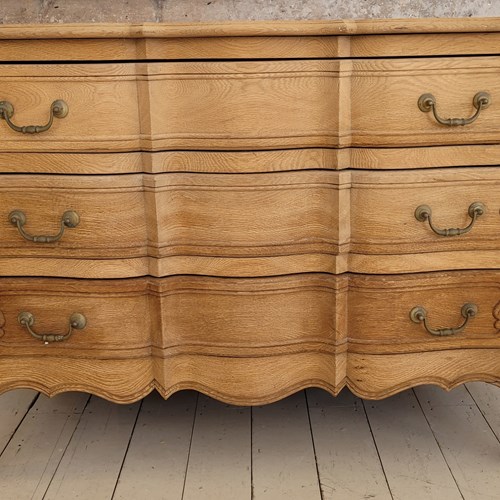 Serpentine Chest Of Drawers