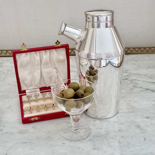 Fine Quality Art Deco Silver Plated Side Spout Cocktail Shaker By Elkington