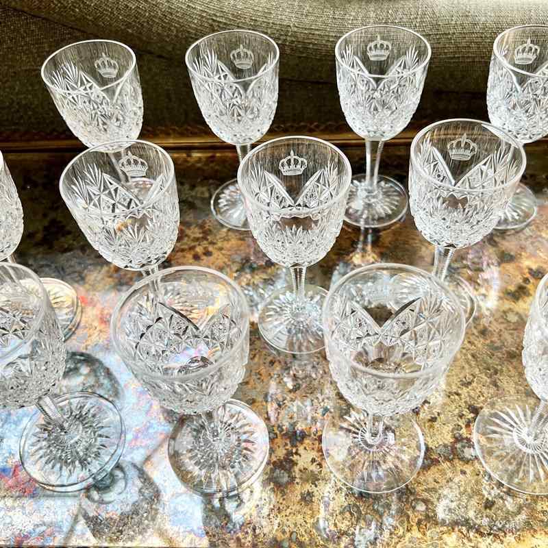 Set Of Crown Etched Crystal Glasses By Thomas Webb-the-vintage-entertainer-img-2357-main-638194903352369093.jpeg
