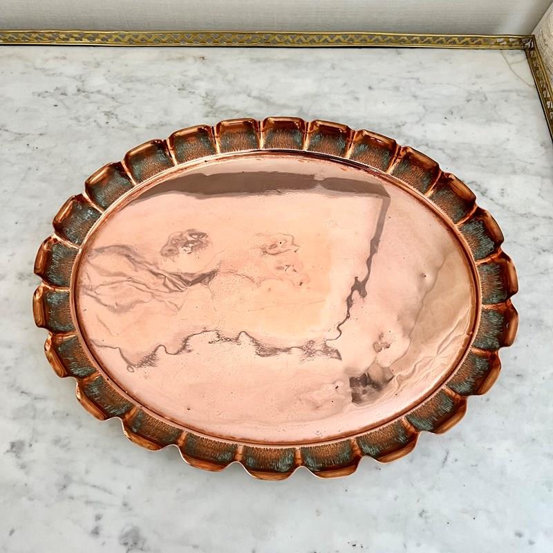 English Copper Pie Crust Oval Serving Tray-the-vintage-entertainer-img-4438-main-638239146174287341.jpeg