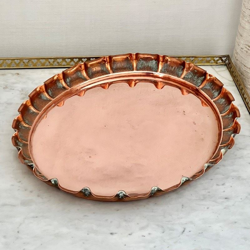 English Copper Pie Crust Oval Serving Tray-the-vintage-entertainer-img-4440-main-638239146212723906.jpeg