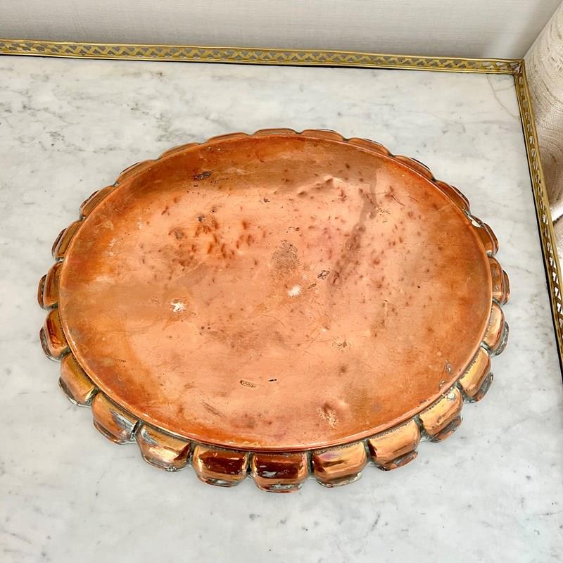 English Copper Pie Crust Oval Serving Tray-the-vintage-entertainer-img-4445-main-638239146291160279.jpeg
