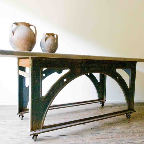 Metal Base Table 