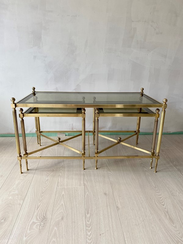 Vintage Nest Of Brass Coffee And Side Tables-the-vintage-trader-img-5093-main-637783605405878296.jpg