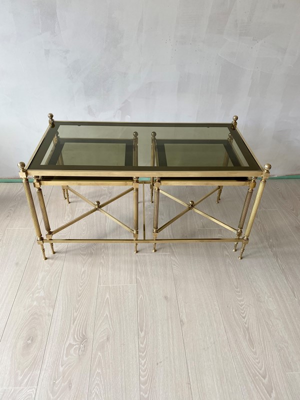Vintage Nest Of Brass Coffee And Side Tables-the-vintage-trader-img-5094-main-637783605737908418.jpg
