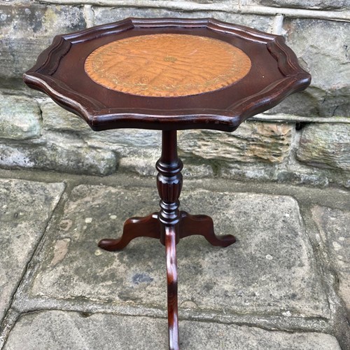 Quality Mahogany Tripod Wine Table