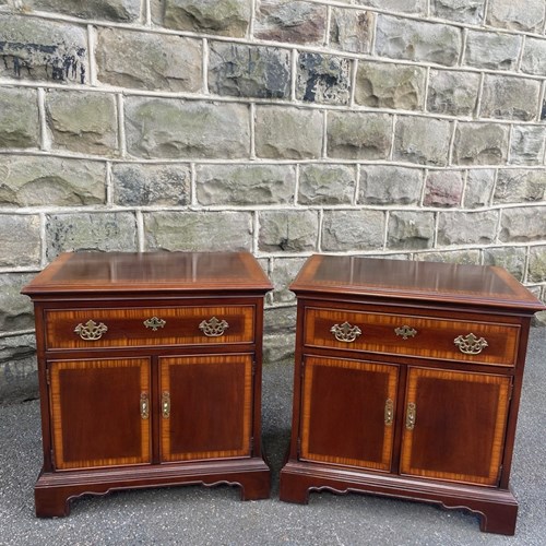 Pair Quality Mahogany Bedside Chests Bedside Cabinets