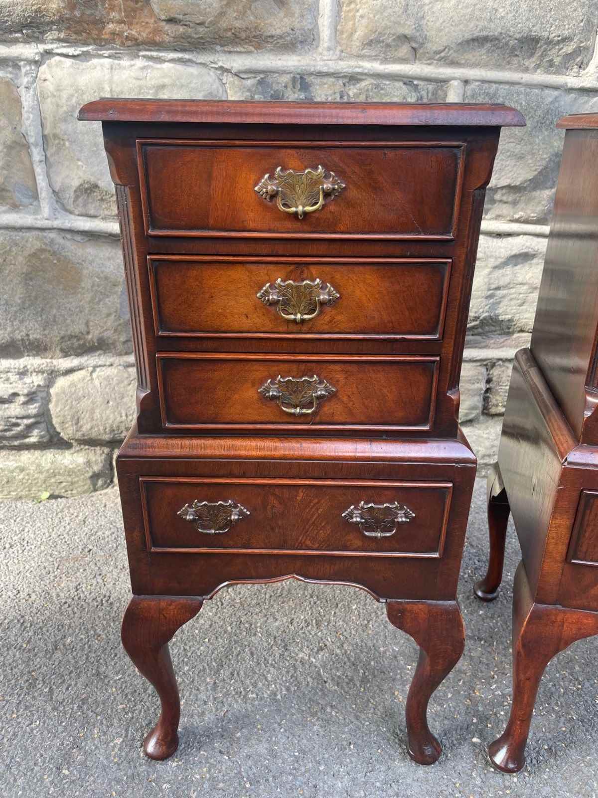 Drawn Rag Pair Walnut 4 Draw Bedside Chests Bedside Tables Bedside Chest - The ...