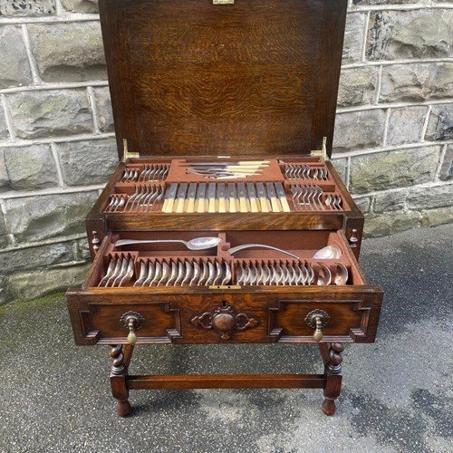 Antique Oak Cased 12 Place Setting Canteen Of Cutlery