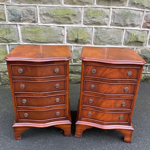 Quality Pair Mahogany Bedside Chest Draws