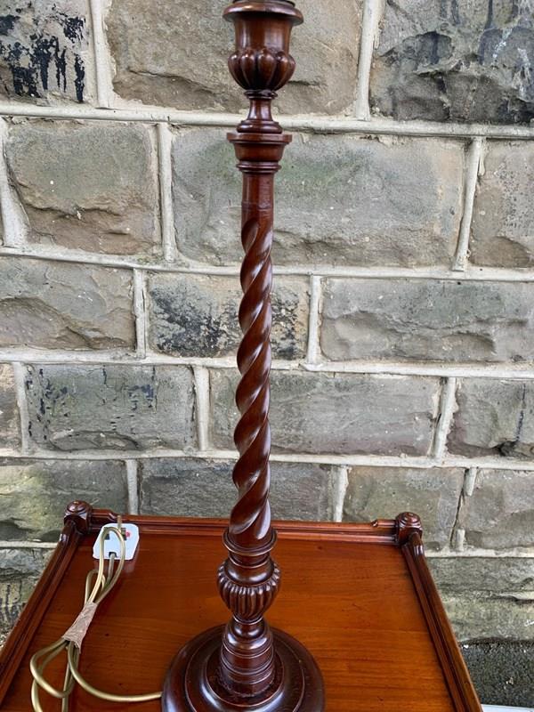 Antique Tall Mahogany Barley Twist Table Lamp-town-house-traders-thumbnail-img-1876-main-638259799701263464.jpg