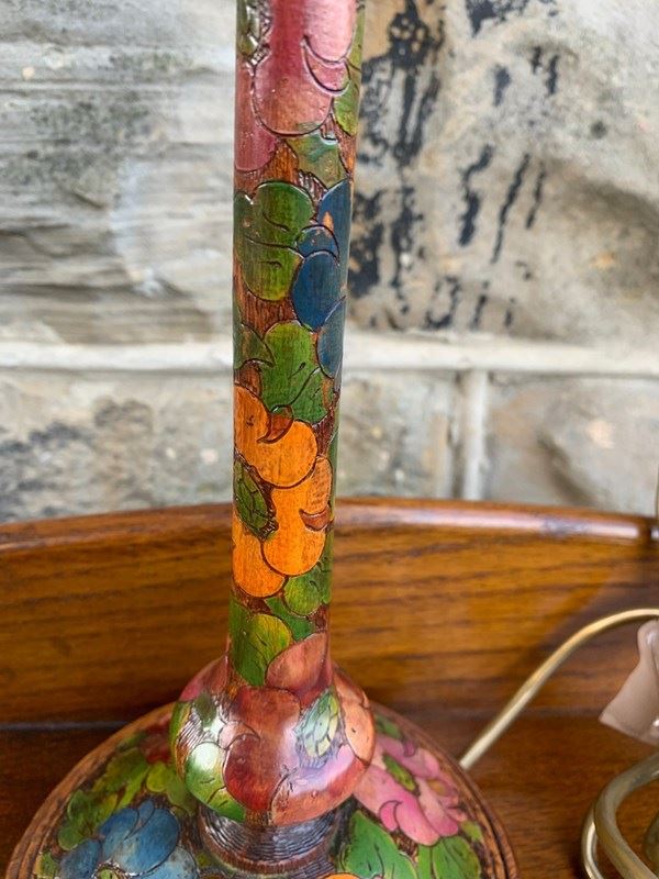 Antique Floral Poker Point Table Lamp-town-house-traders-thumbnail-img-2132-main-638273656249169661.jpg