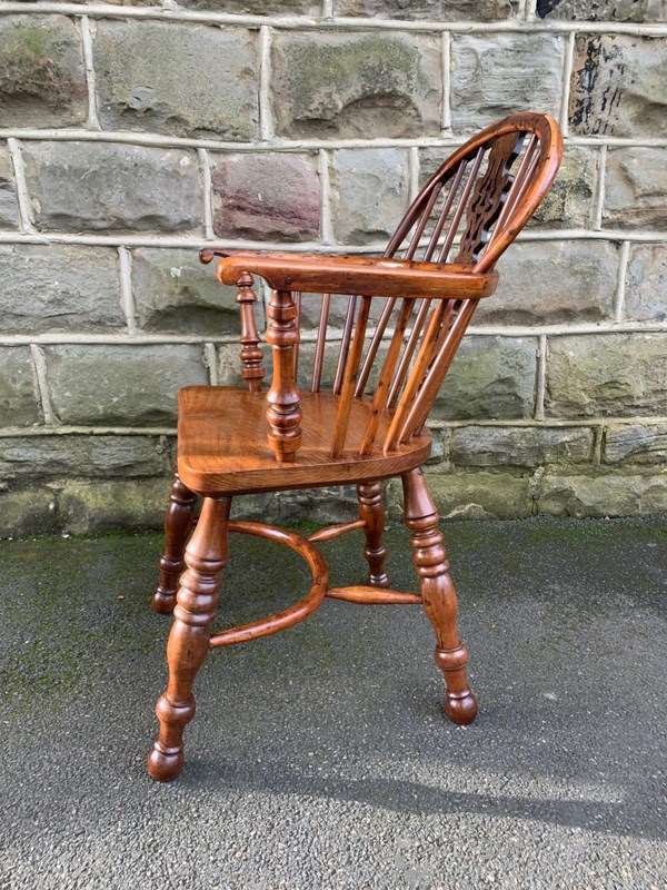 Antique Yew Wood Windsor Armchair-town-house-traders-thumbnail-img-3555-main-638351414051084167.jpg