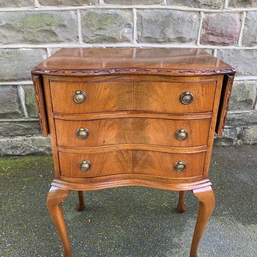 Antique Mahogany 3 Draw Bedside Chest Drawers