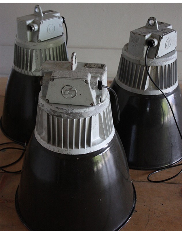 Czech Factory Lights-turner--cox-img-tc-czech-factory-lights-044223-main-636922178031795822.jpg
