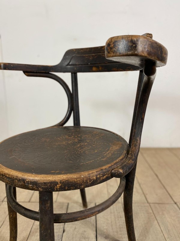 Early 1900s Antique Bentwood Fischel Armchair -vintage-boathouse-24749a30-1375-4998-8bbb-e710acb18d39-main-637799389371288294.jpeg