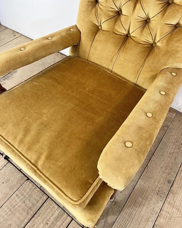 Antique English Howard & Sons Style Velvet Armchair With Removable Cushion -vintage-boathouse-fc25d270-a24c-4d22-bf6d-12d76177ec79-main-638357431345581337.jpeg