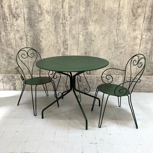 Forest Green Painted Circular Metal Garden Table And Two Carvers