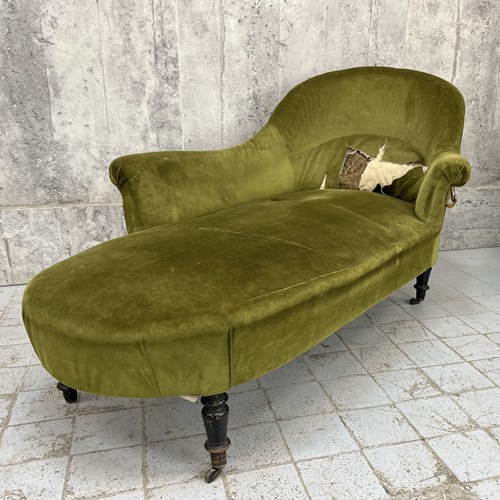 Napoleon III Moss Green Velvet Chaise Longue