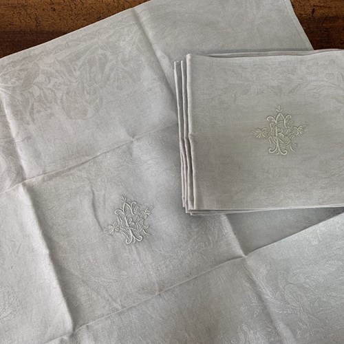 Set Of 8 French Monogrammed 'RC' Or 'RG' Sage Green Vintage Serviettes Napkins