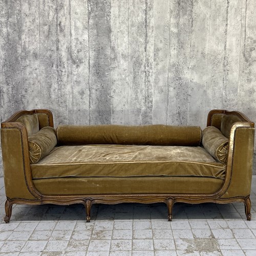 Mohair Velvet Day Bed