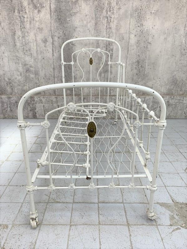 White Metal French Wrought Iron Day Bed-vintage-french-vintage-french-boho-white-metal-day-bed1-main-638199396064947676.jpg