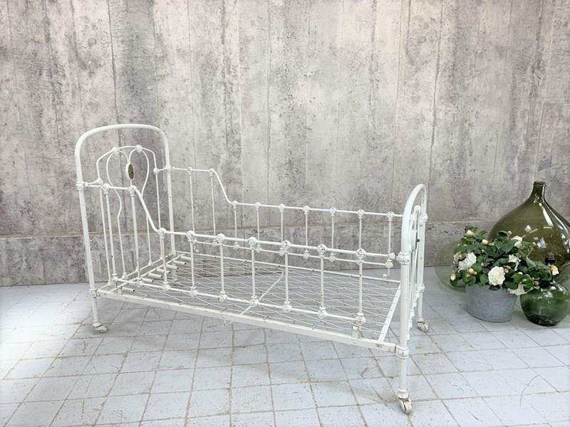 White Metal French Wrought Iron Day Bed-vintage-french-vintage-french-boho-white-metal-day-bed5-main-638199396094478706.jpg