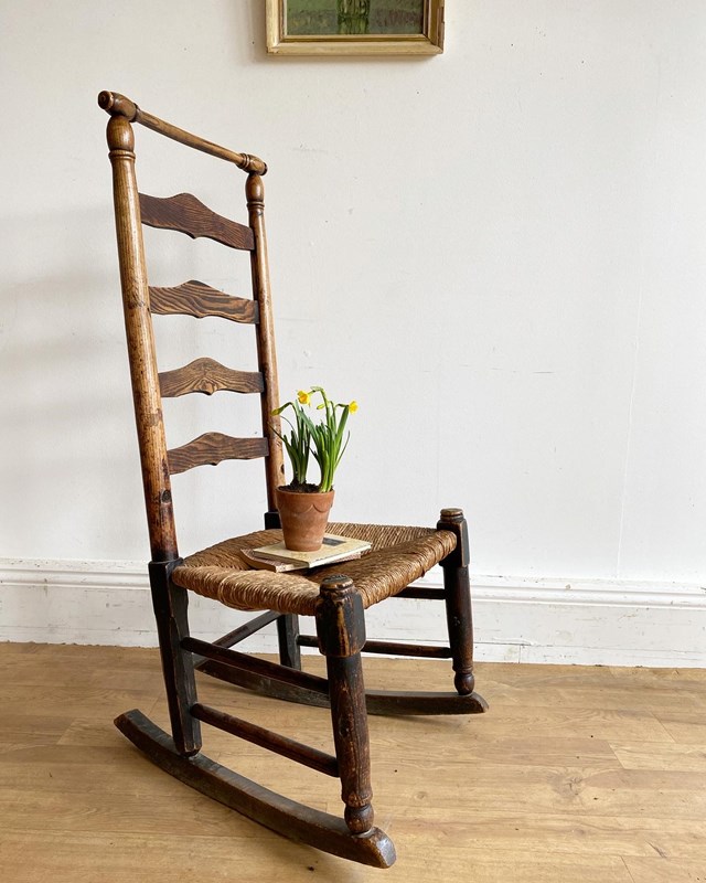 Late 18Th Century Lancashire Rocking Chair-vintage-on-the-vine-accd3cd2-29c3-4f78-932d-43284b4e2bc7-main-638156839459256398.JPG