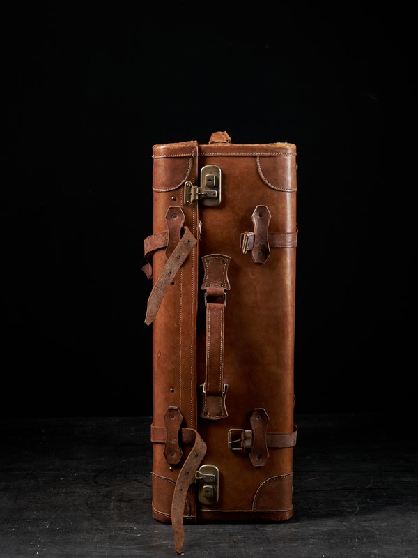 English Made Gentleman's Fine Leather Suitcase-vintagerious-001877-04-2mb-main-637387127106431513.jpg