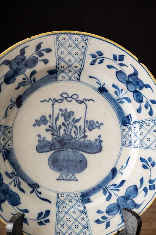 Exquisite handpainted ceramic plate-vintagerious-k000977-03-main-637291256983944617.jpg