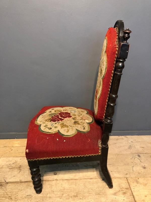 French Napoleon III Prie Deux prayer Chair -y-vintage-5ce968ac-563c-4dd1-bbd6-c759a5112fb4-main-637607700418208280.jpeg