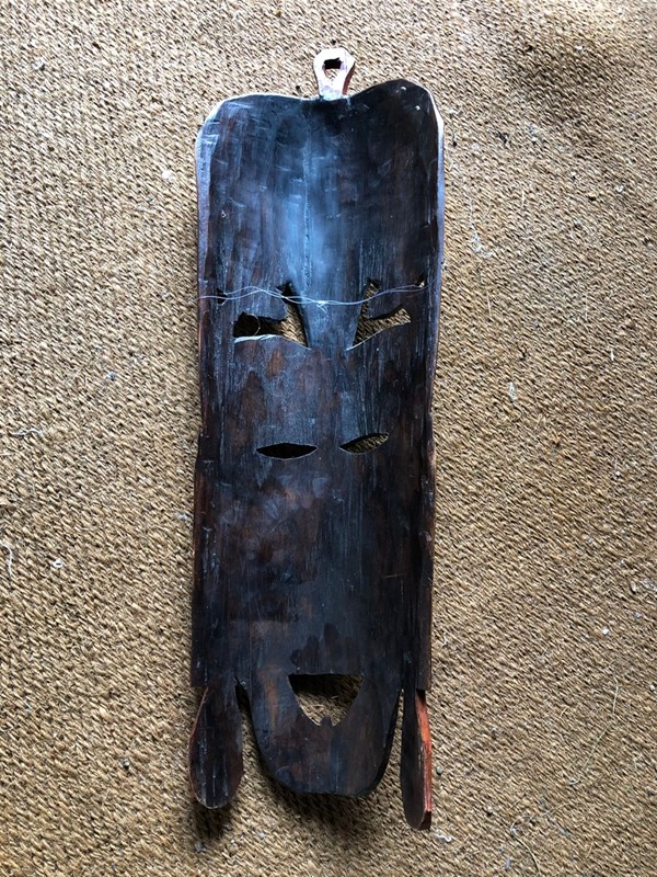 A Large Carved African Mask -y-vintage-749753b5-c4cb-4df5-a8a1-7df09b164fb8-main-637999620642345098.jpeg